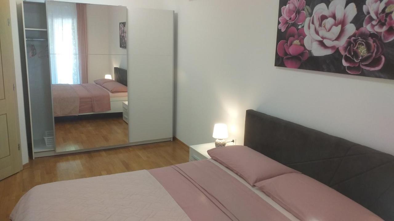 Apart Centar Umag Edda Joakima Rakovca 7 E 52470-Umag Exterior photo